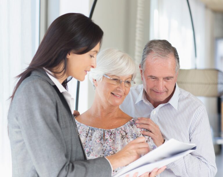 Life Settlement broker vs provider: senior couple is advised by broker about life settlement