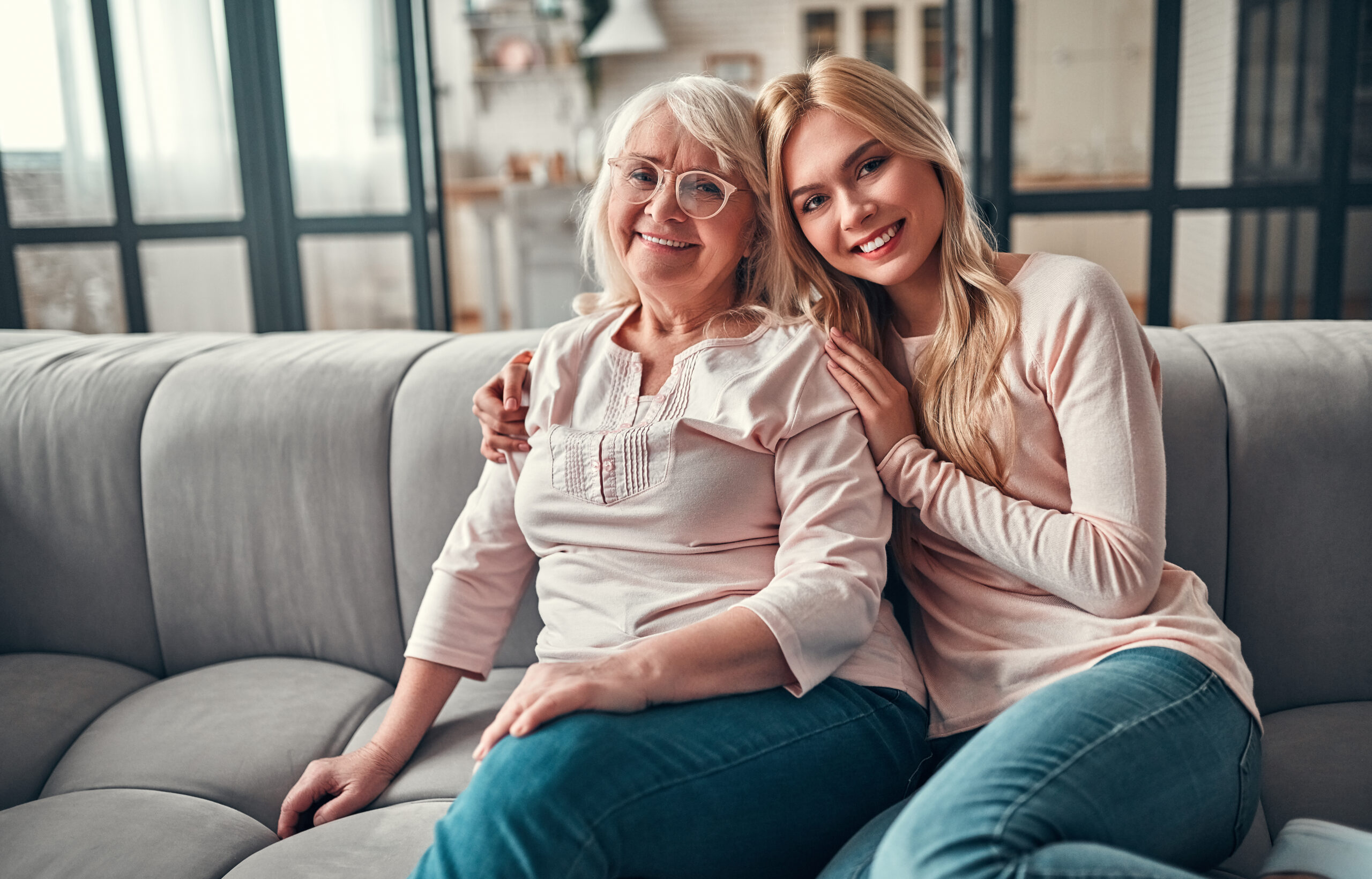 viatical settlement process showing policyholder receiving cash payout from selling life insurance policy